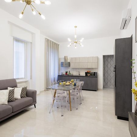 Genoa Lux Apartments With Parking Екстериор снимка