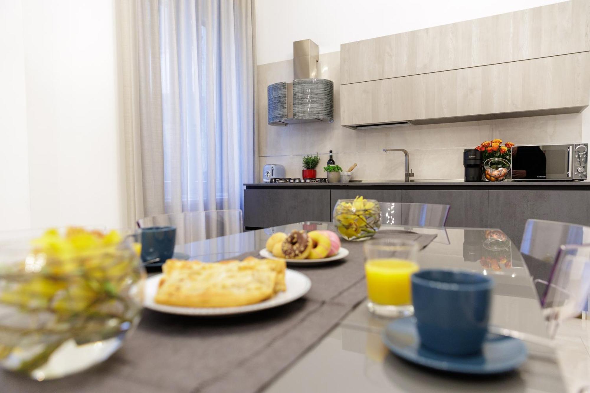 Genoa Lux Apartments With Parking Екстериор снимка