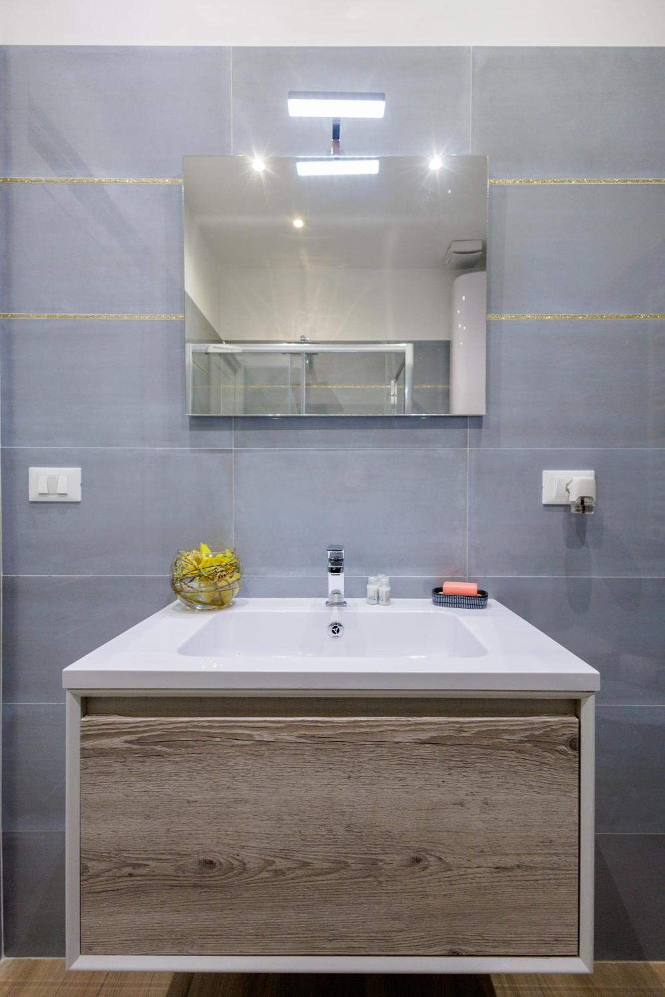 Genoa Lux Apartments With Parking Екстериор снимка