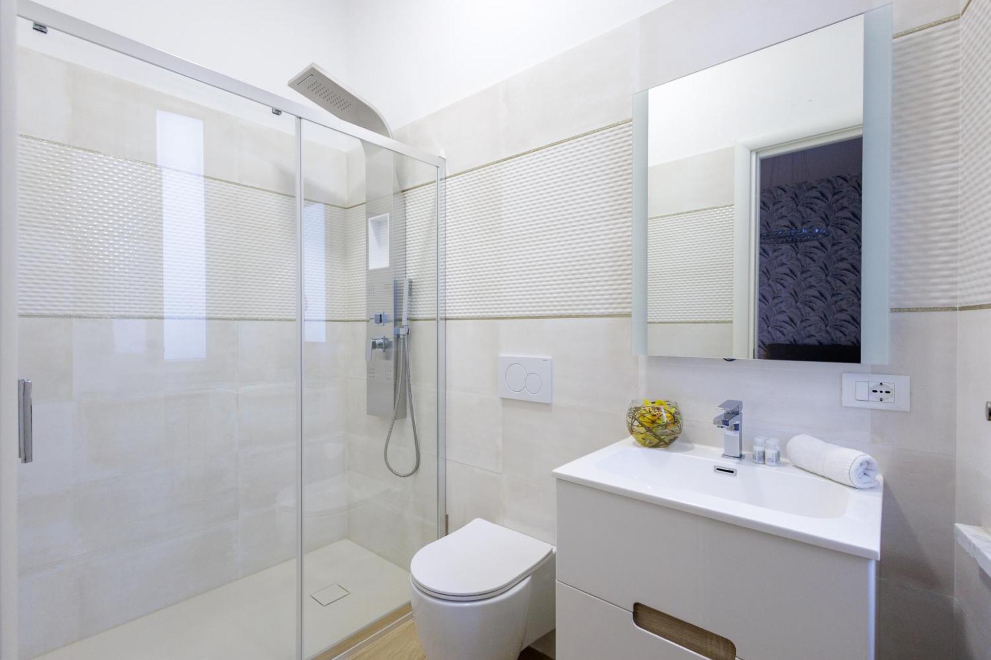 Genoa Lux Apartments With Parking Екстериор снимка